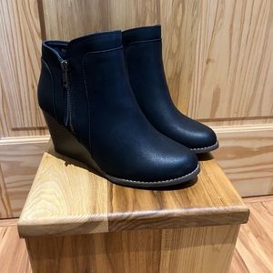 Maurices Black Ankle Booties- size 9 color black